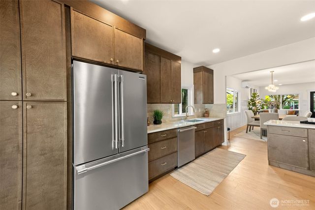 520 30th Avenue E, Seattle, WA 98112