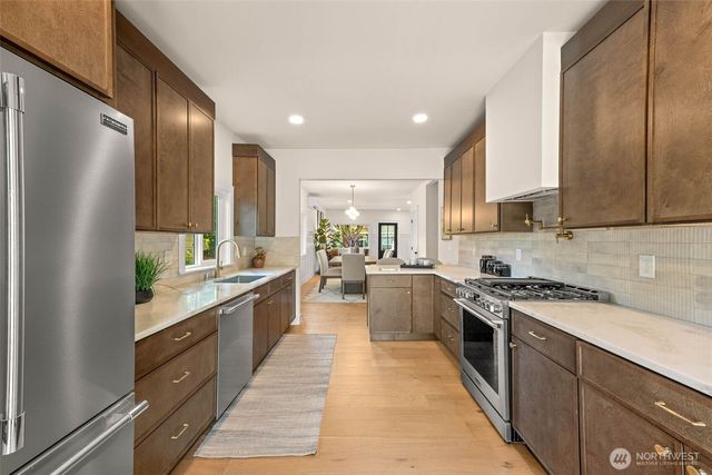 520 30th Avenue E, Seattle, WA 98112