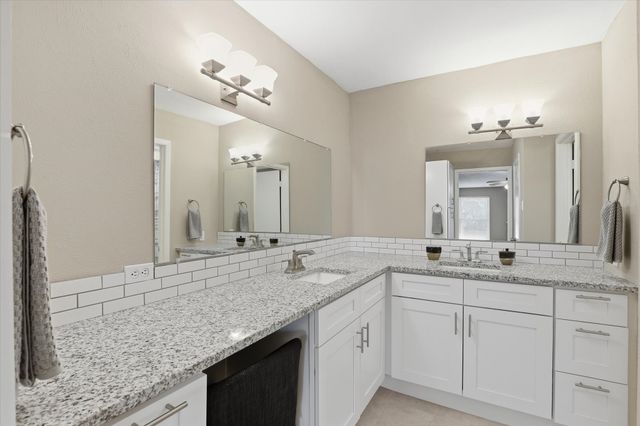 828 Pebble Beach Drive, Garland, TX 75043