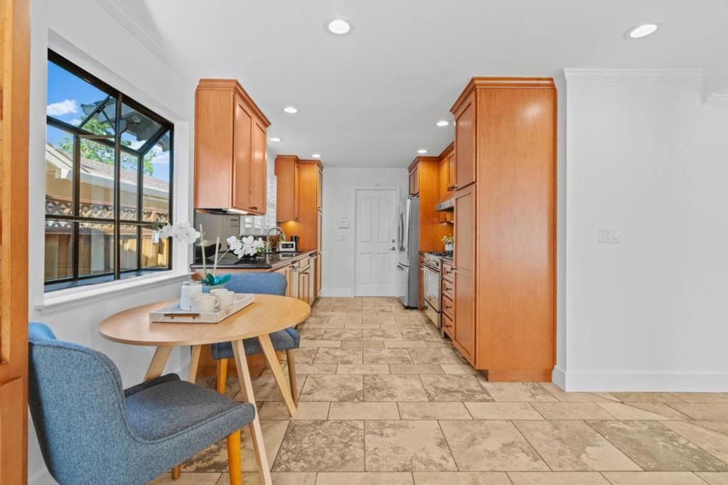 Image 17 of property listing at 5749 San Lorenzo Drive, San Jose, CA 95123