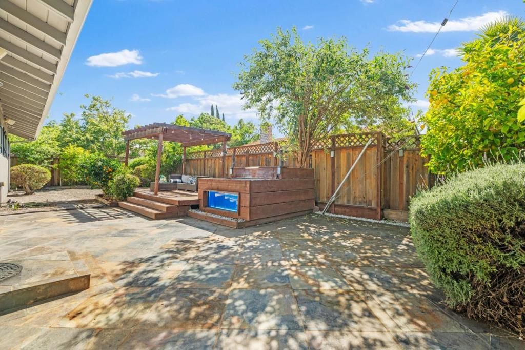 Image 40 of property listing at 5749 San Lorenzo Drive, San Jose, CA 95123