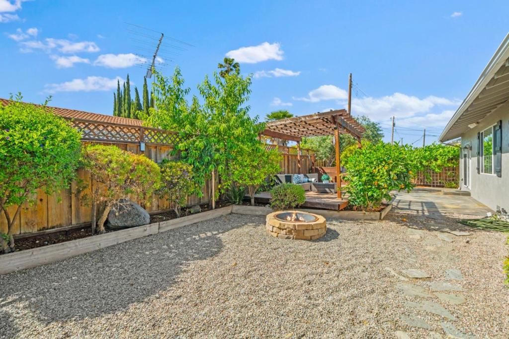 Image 43 of property listing at 5749 San Lorenzo Drive, San Jose, CA 95123