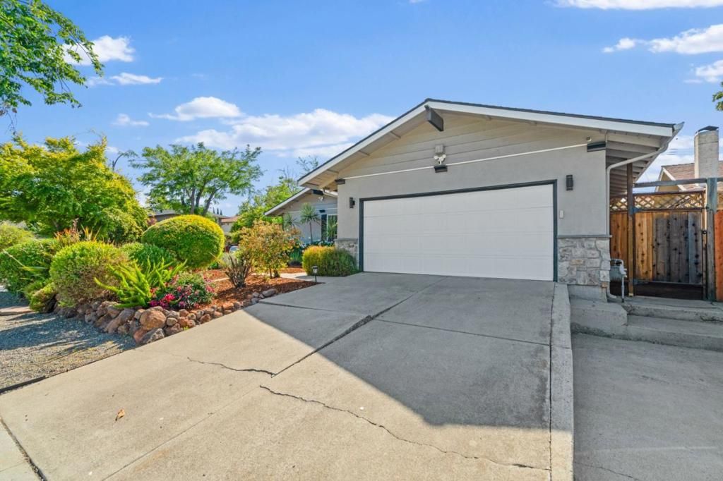 Image 44 of property listing at 5749 San Lorenzo Drive, San Jose, CA 95123