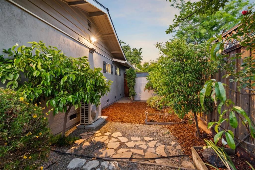 Image 49 of property listing at 5749 San Lorenzo Drive, San Jose, CA 95123