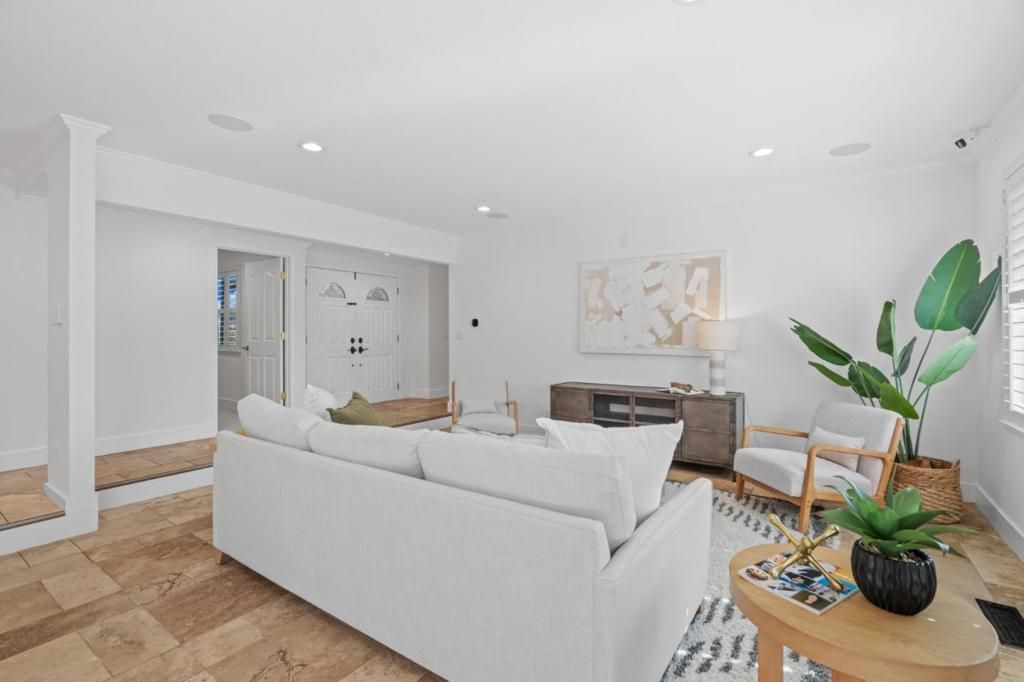 Image 6 of property listing at 5749 San Lorenzo Drive, San Jose, CA 95123