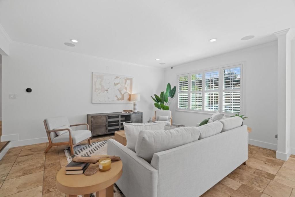 Image 7 of property listing at 5749 San Lorenzo Drive, San Jose, CA 95123