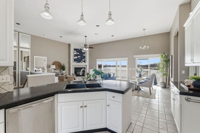 6611 W Briarwood Cir, Wichita, KS 67212