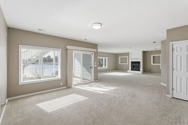 6611 W Briarwood Cir, Wichita, KS 67212