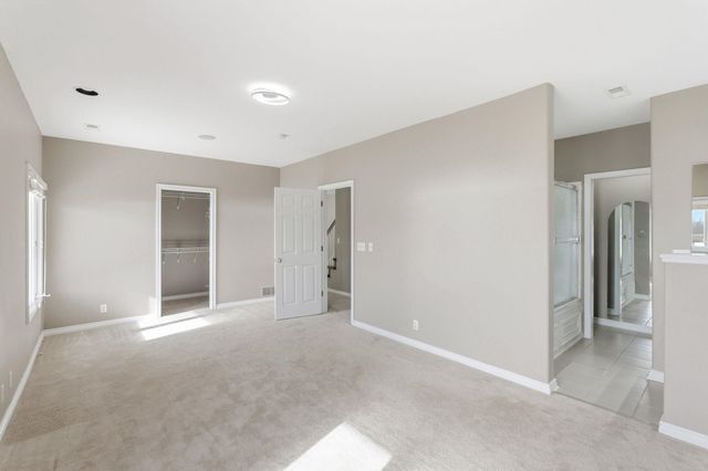 6611 W Briarwood Cir, Wichita, KS 67212