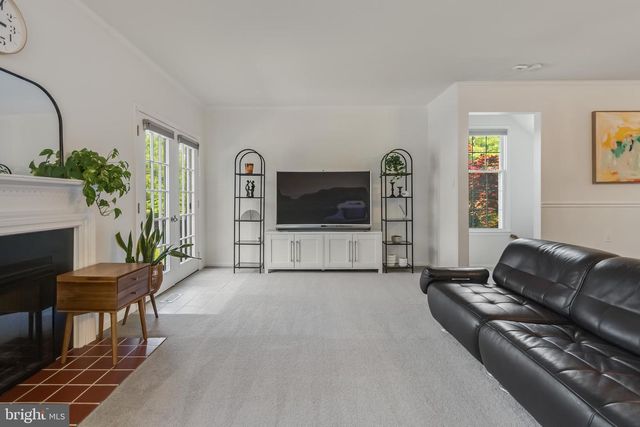 4825 CARRIAGEPARK RD, Fairfax, VA 22032