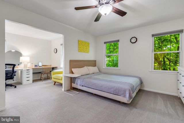 4825 CARRIAGEPARK RD, Fairfax, VA 22032