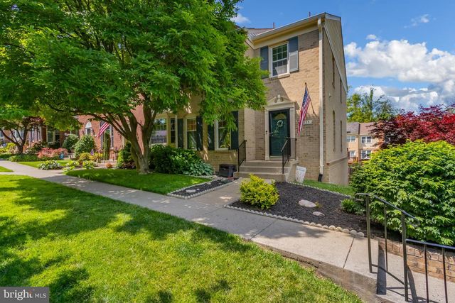 4825 CARRIAGEPARK RD, Fairfax, VA 22032