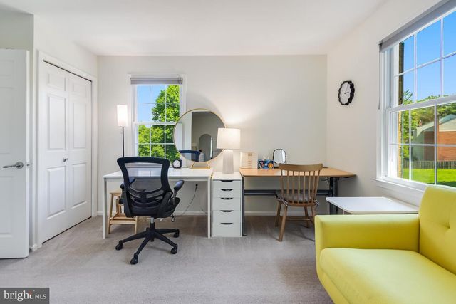 4825 CARRIAGEPARK RD, Fairfax, VA 22032