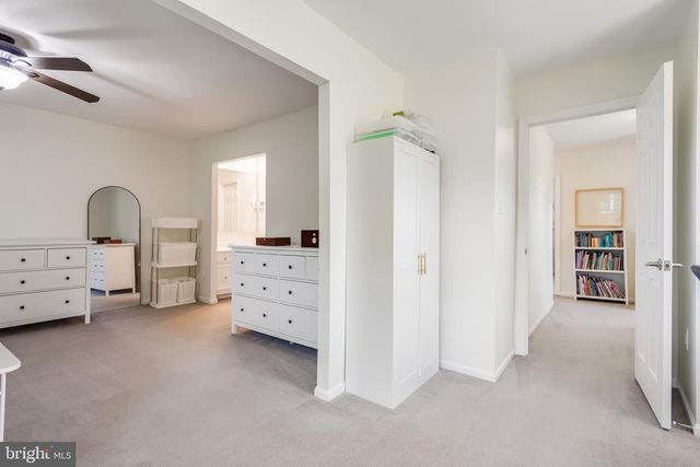 4825 CARRIAGEPARK RD, Fairfax, VA 22032
