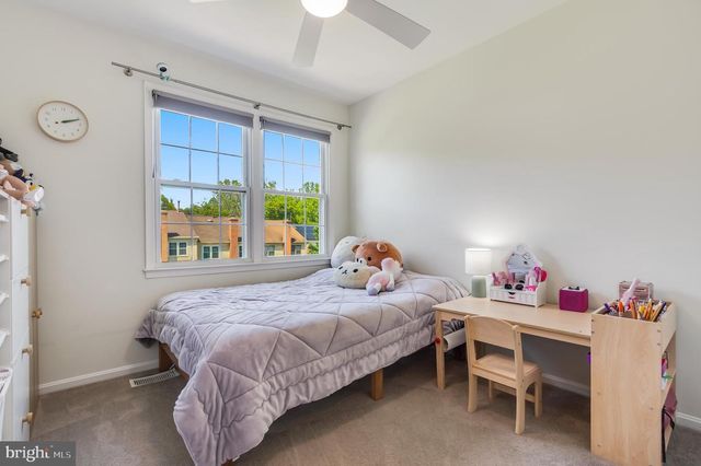 4825 CARRIAGEPARK RD, Fairfax, VA 22032