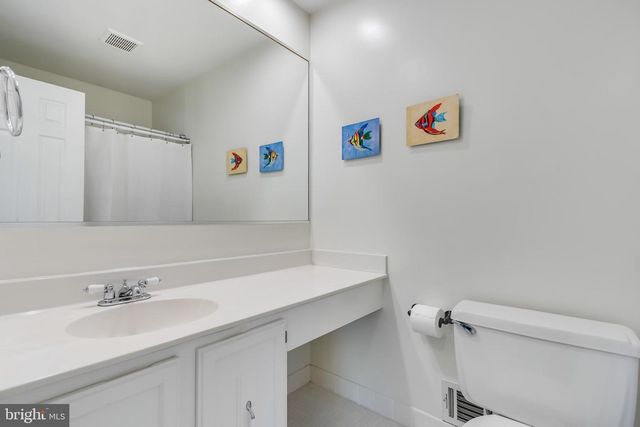 4825 CARRIAGEPARK RD, Fairfax, VA 22032