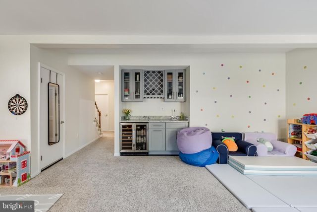 4825 CARRIAGEPARK RD, Fairfax, VA 22032