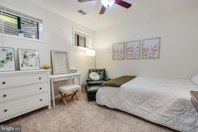 4825 CARRIAGEPARK RD, Fairfax, VA 22032