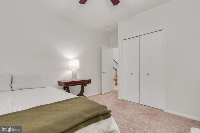 4825 CARRIAGEPARK RD, Fairfax, VA 22032