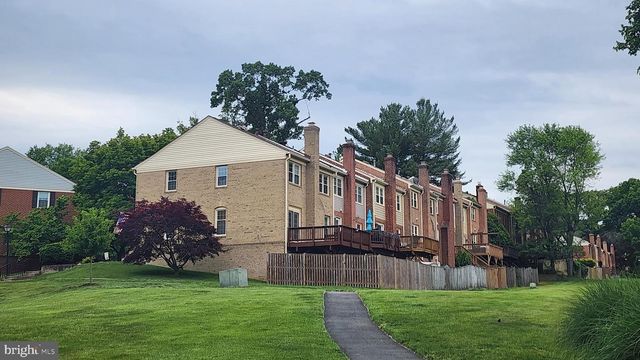 4825 CARRIAGEPARK RD, Fairfax, VA 22032