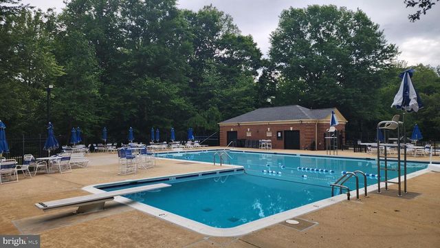 4825 CARRIAGEPARK RD, Fairfax, VA 22032