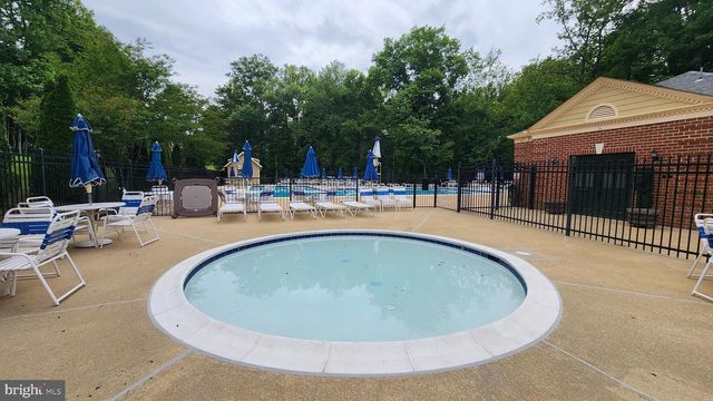 4825 CARRIAGEPARK RD, Fairfax, VA 22032