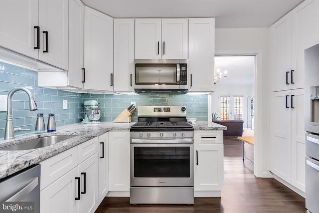 4825 CARRIAGEPARK RD, Fairfax, VA 22032