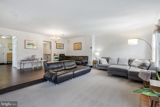 4825 CARRIAGEPARK RD, Fairfax, VA 22032