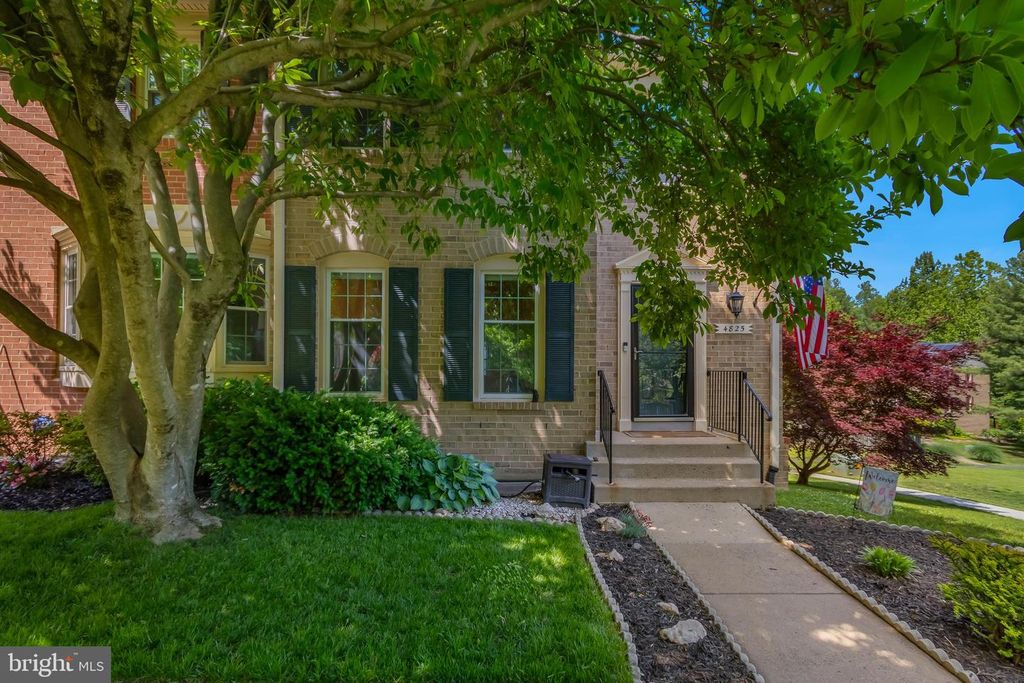 4825 CARRIAGEPARK RD, Fairfax, VA 22032