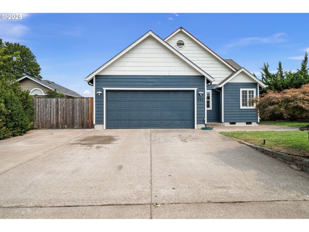 743 WOODLAND ACRES Ln, Eugene, OR 97402