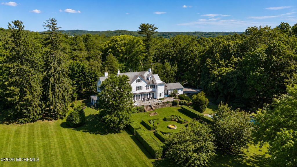 83 Ridge Road, Rumson, NJ 07760