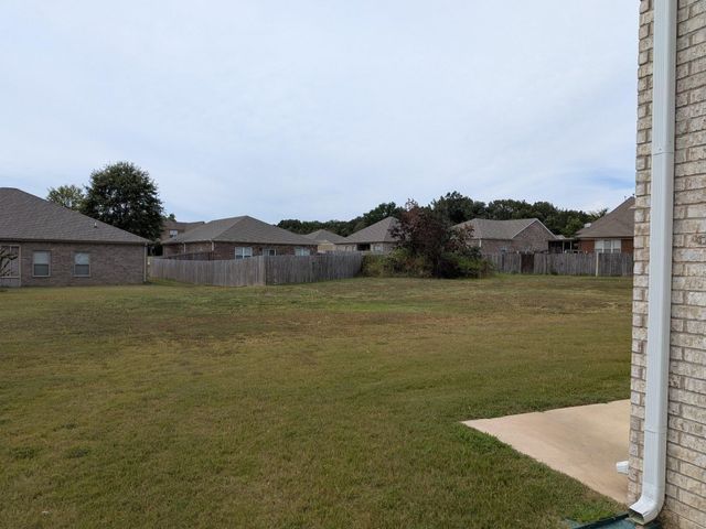 50 SYDNEY CIR, Somerville, TN 38068