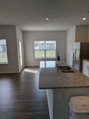 50 SYDNEY CIR, Somerville, TN 38068