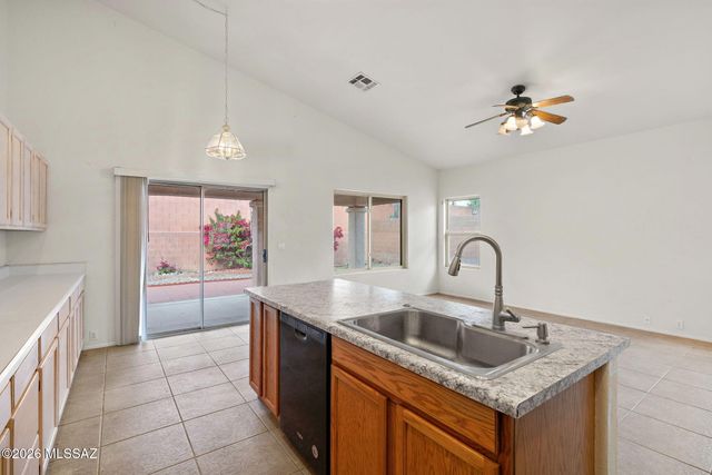 1870 W Hawkridge Street, Tucson, AZ 85737