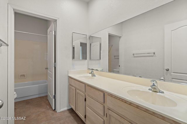 1870 W Hawkridge Street, Tucson, AZ 85737