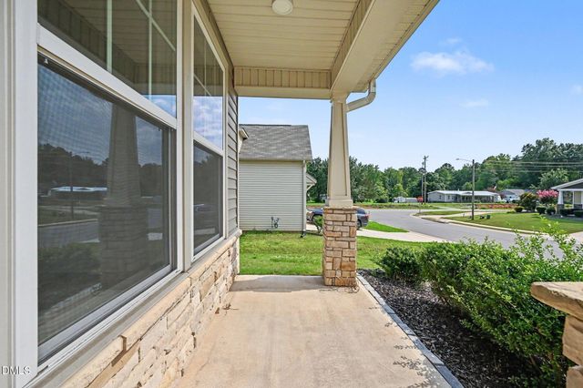 907 Burning Maple Lane, Mebane, NC 27302