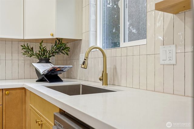 10731 18th Avenue SW, Seattle, WA 98146