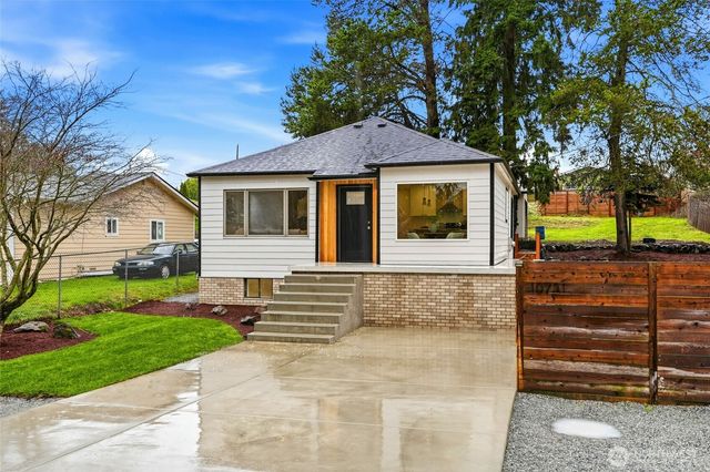 10731 18th Avenue SW, Seattle, WA 98146