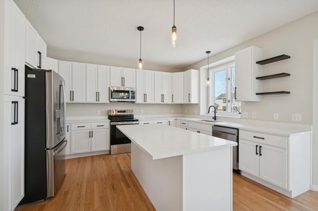 17714 Hillwood Avenue, Lakeville, MN 55044