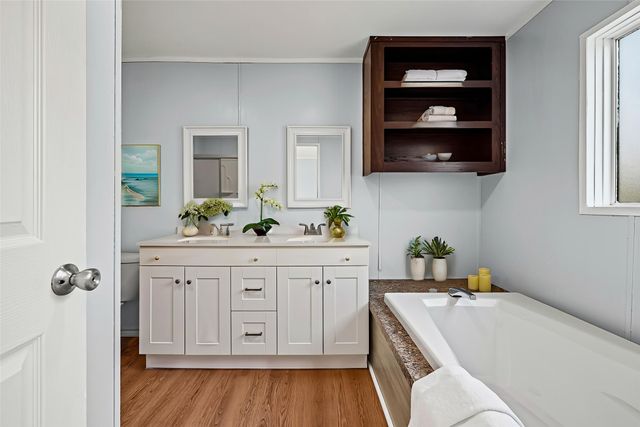 814 Brazos Harbor Circle, Granbury, TX 76048