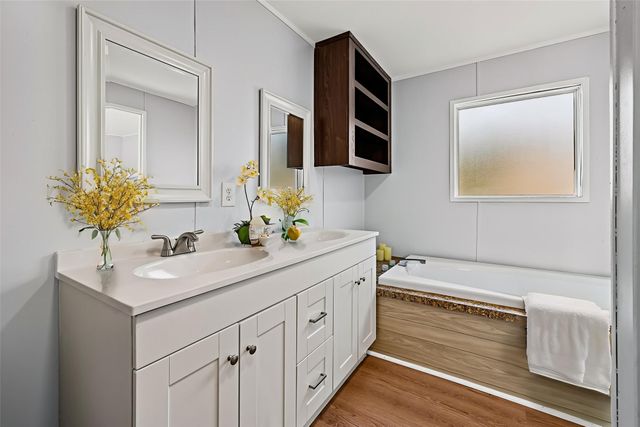 814 Brazos Harbor Circle, Granbury, TX 76048