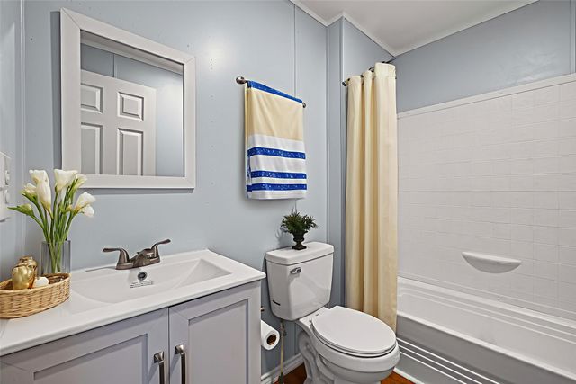 814 Brazos Harbor Circle, Granbury, TX 76048