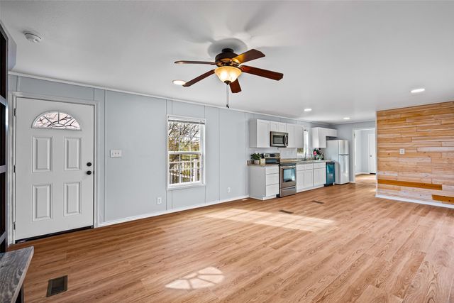 814 Brazos Harbor Circle, Granbury, TX 76048