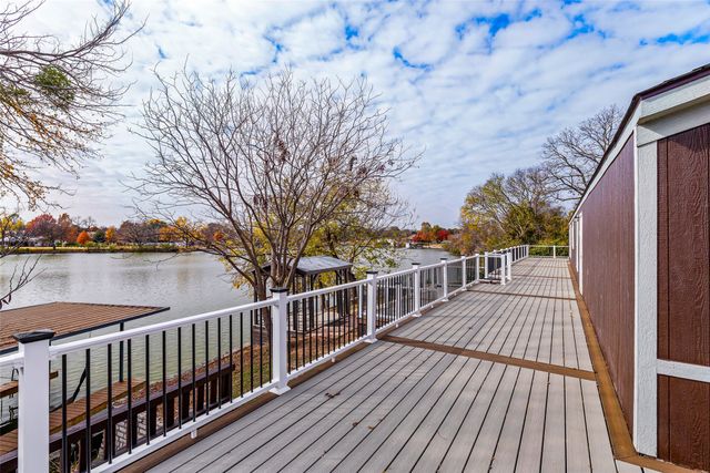 814 Brazos Harbor Circle, Granbury, TX 76048