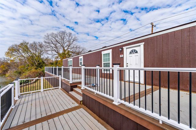 814 Brazos Harbor Circle, Granbury, TX 76048