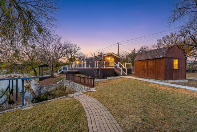 814 Brazos Harbor Circle, Granbury, TX 76048