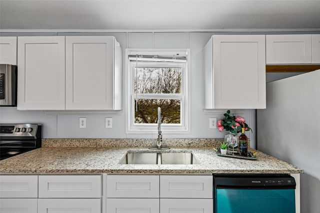 814 Brazos Harbor Circle, Granbury, TX 76048