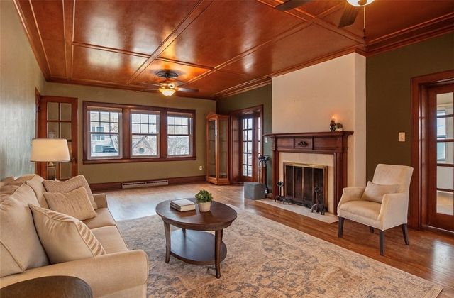 343 E 11th Ave, Tarentum, PA 15084