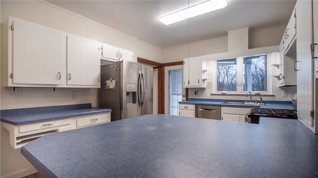 343 E 11th Ave, Tarentum, PA 15084