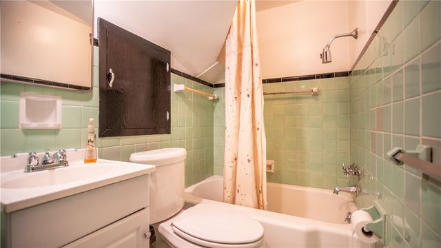 343 E 11th Ave, Tarentum, PA 15084